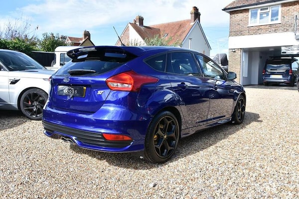 Used Ford Focus 2015 for sale - 76023444: Photo 3