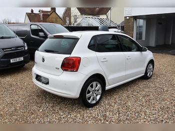 Used Volkswagen Polo 2011 for sale - 77677144: Photo