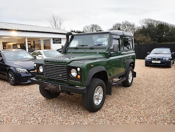 Land Rover Defender feature image