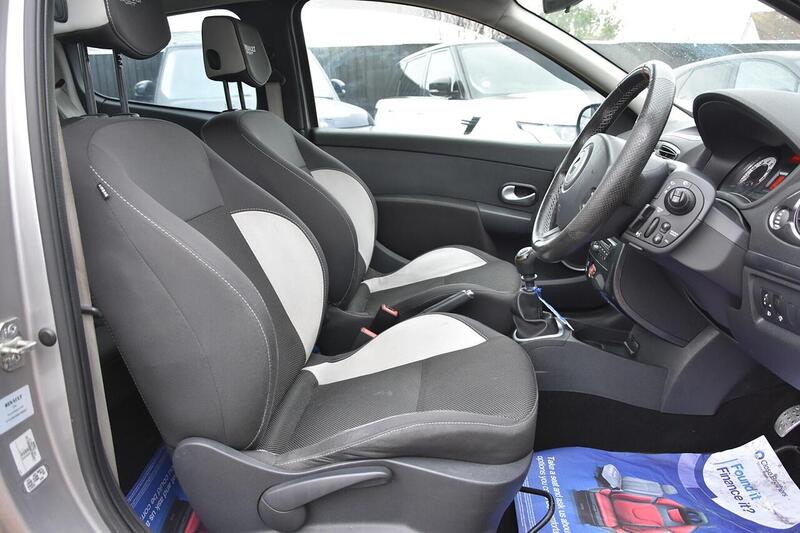 Used Renault Clio 2012 for sale - 76720009: Photo 14