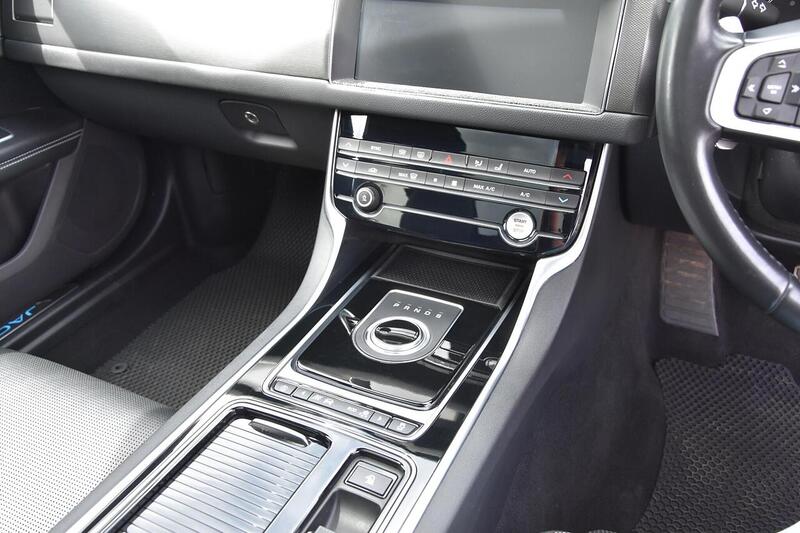 Used Jaguar XF 2019 for sale - 76171071: Photo 12