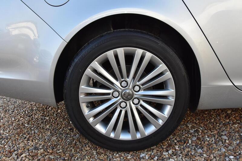 Used Vauxhall Insignia 2015 for sale - 76845882: Photo 9