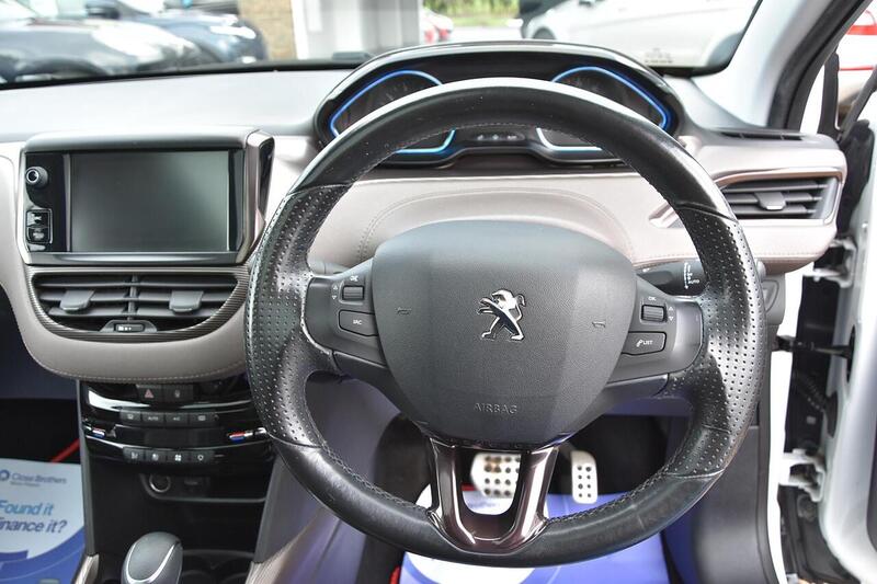 Used Peugeot 2008 2016 for sale - 77213057: Photo 17