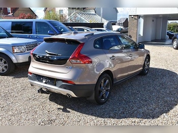 Used Volvo V40 2014 for sale - 78715332: Photo