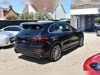 Used Porsche Cayenne 2015 for sale - 79434344: Photo