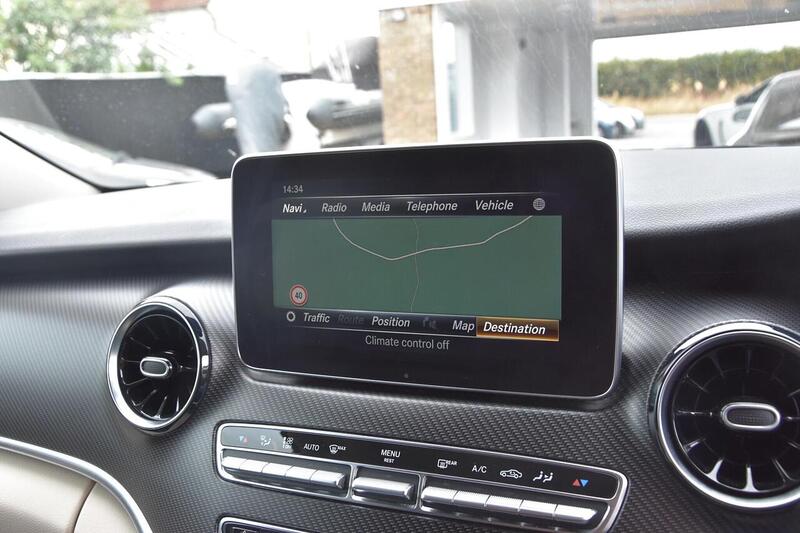 Used Mercedes-Benz V-Class 2019 for sale - 77744299: Photo 33