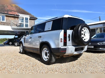 Used Land Rover Defender 110 2020 for sale - 78056760: Photo