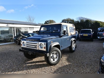 Land Rover - Defender