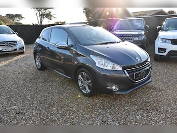 Used Peugeot 208 2014 for sale - 76906064: Photo