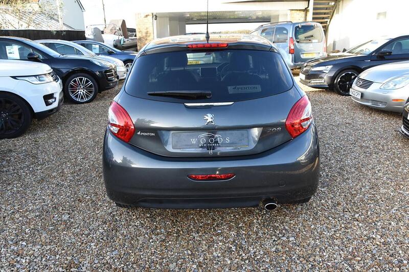 Used Peugeot 208 2014 for sale - 76906064: Photo 5