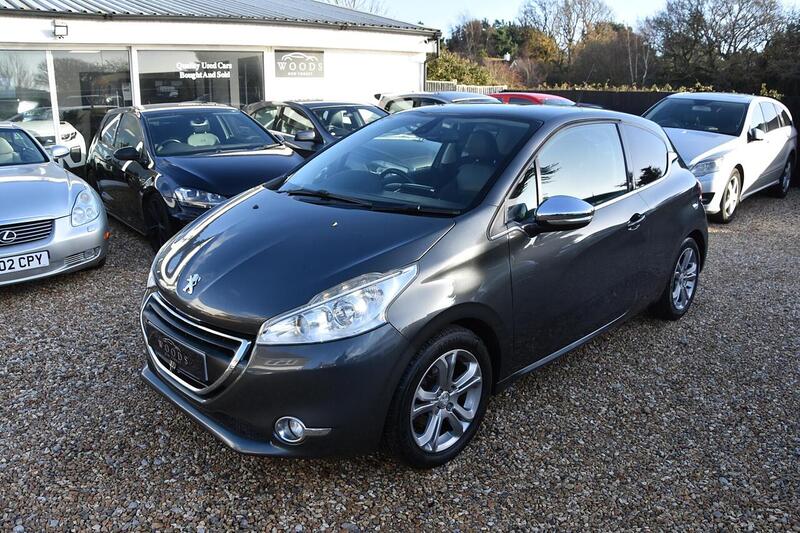 Used Peugeot 208 2014 for sale - 76906064: Photo 7