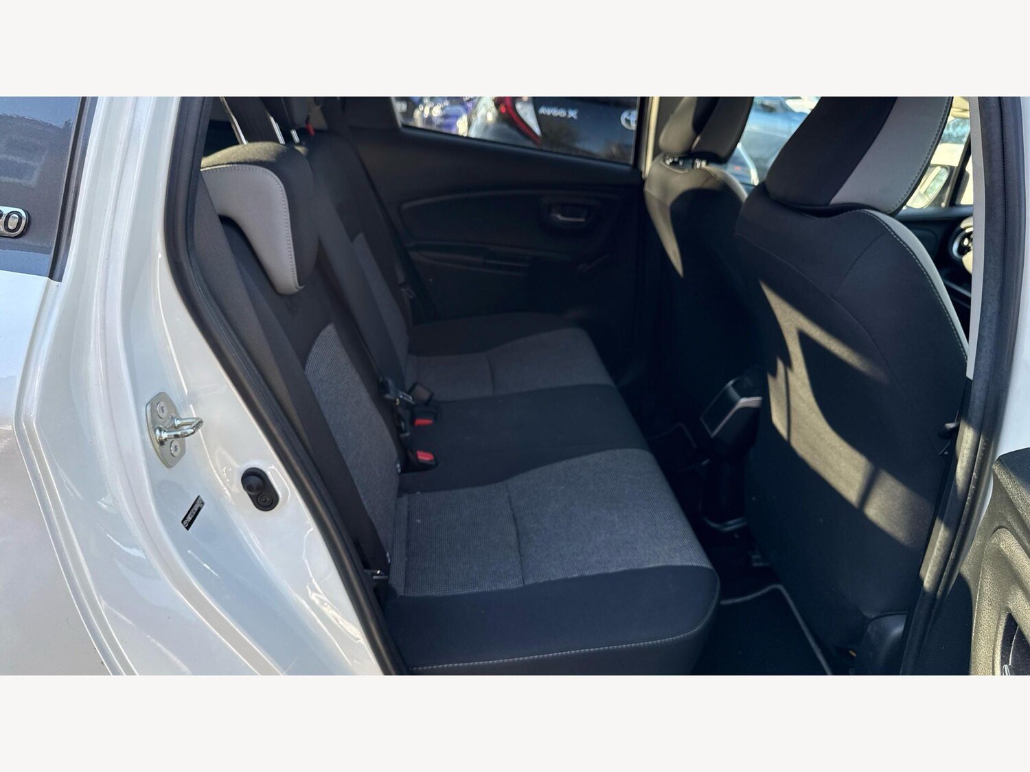 Used Toyota Yaris for sale - 77908981: Photo 14