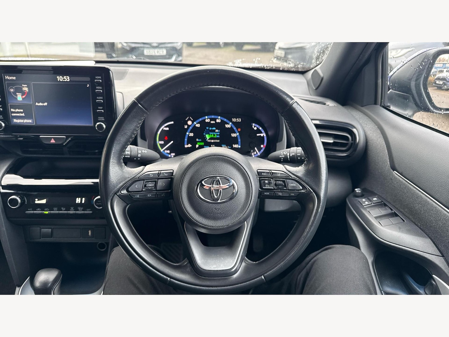 Used Toyota Yaris Cross 2022 for sale - 77015556: Photo 8