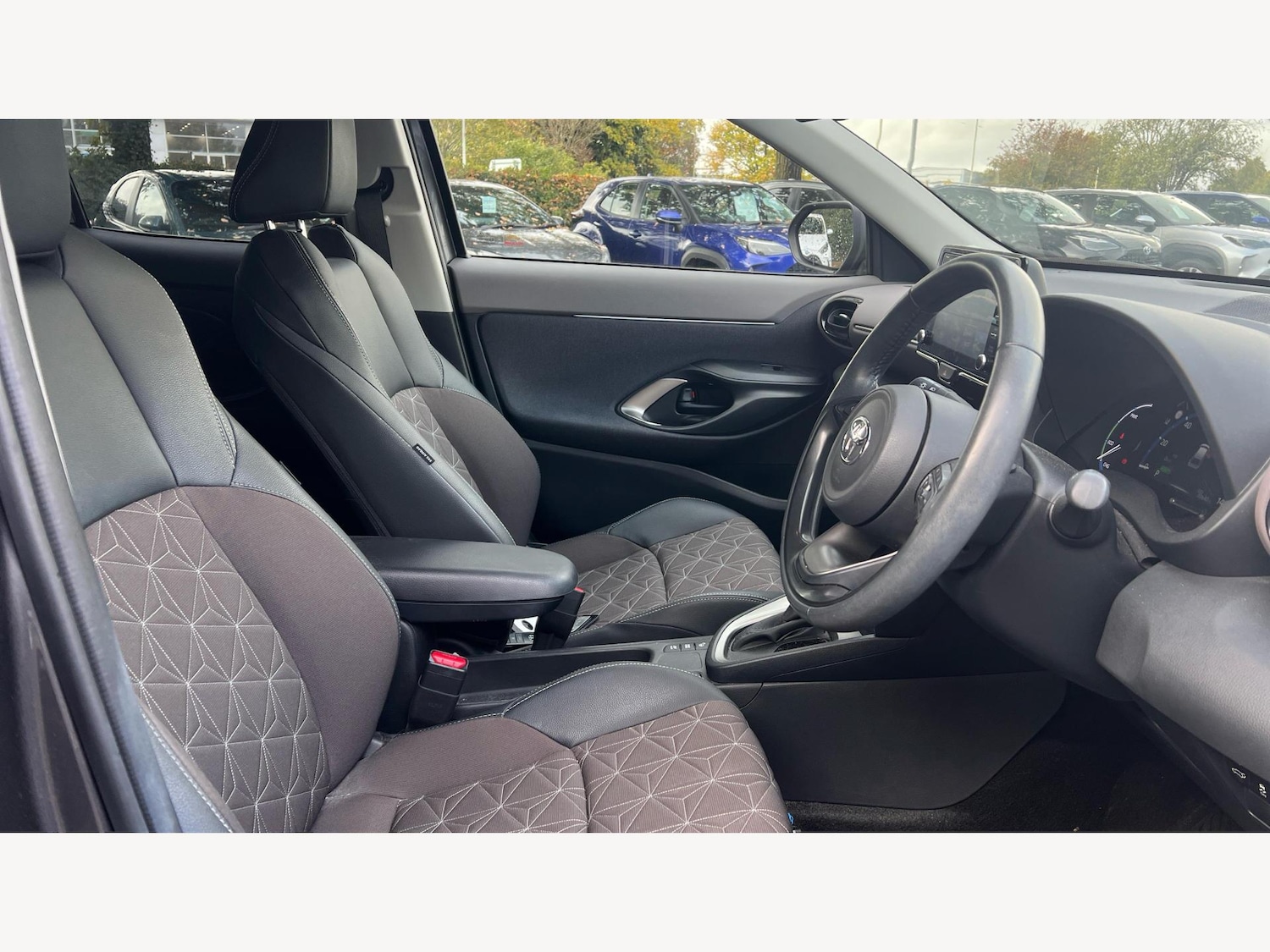 Used Toyota Yaris Cross 2022 for sale - 76389381: Photo 13