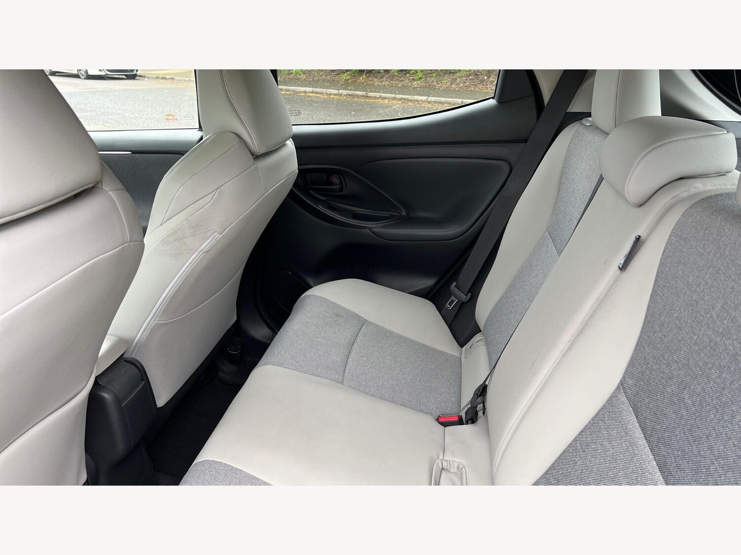 Used Toyota Yaris 2022 for sale - 76512285: Photo 15