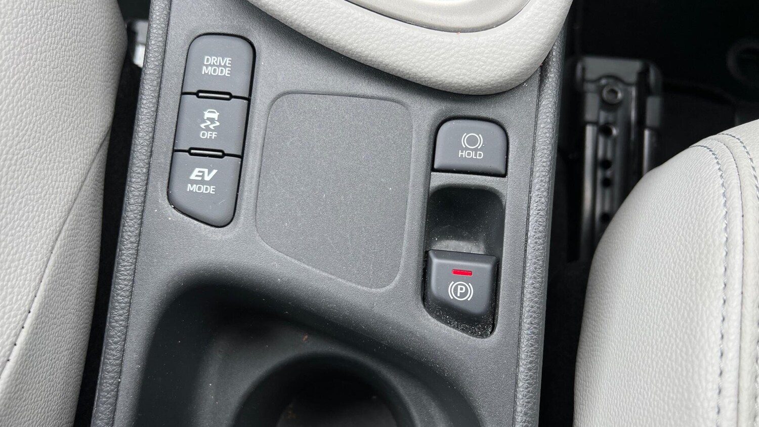 Used Toyota Yaris 2022 for sale - 76512285: Photo 42