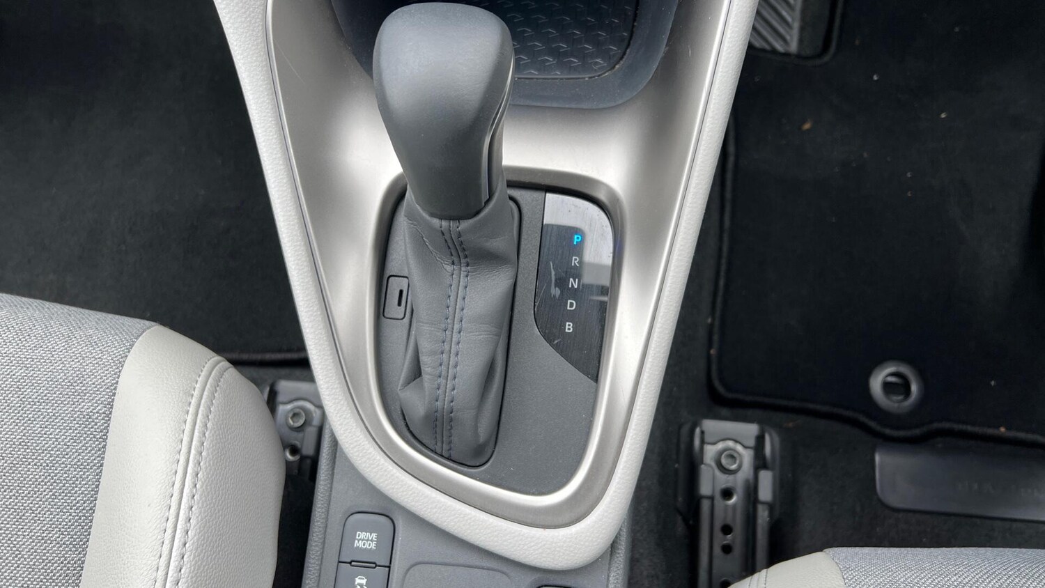 Used Toyota Yaris 2022 for sale - 76512285: Photo 43