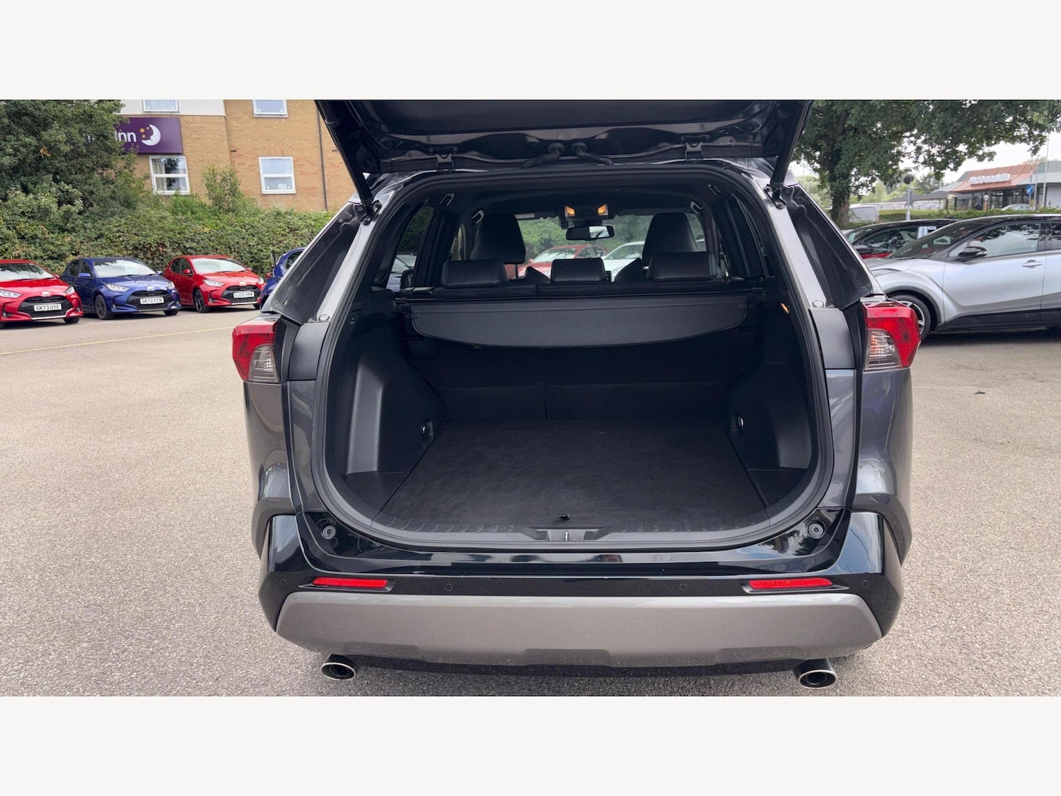 Used Toyota RAV4 2021 for sale - 76633005: Photo 16