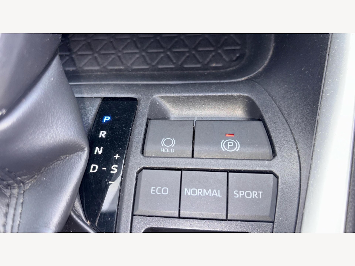 Used Toyota RAV4 2021 for sale - 76633005: Photo 25