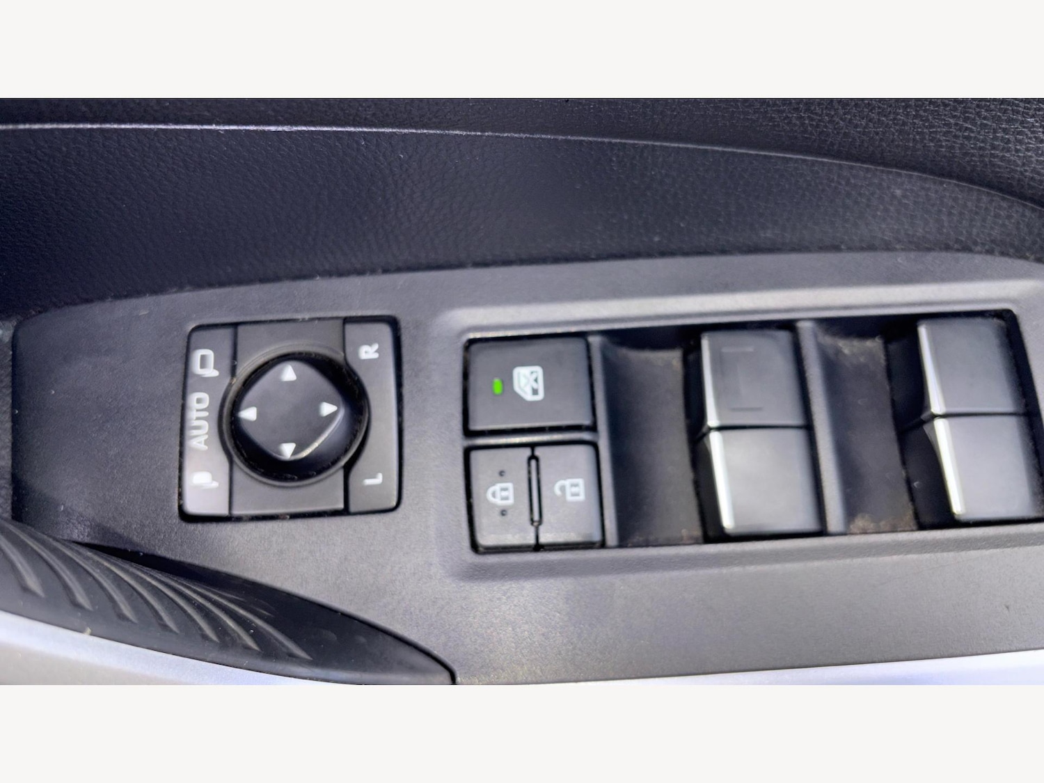 Used Toyota RAV4 2021 for sale - 76633005: Photo 28