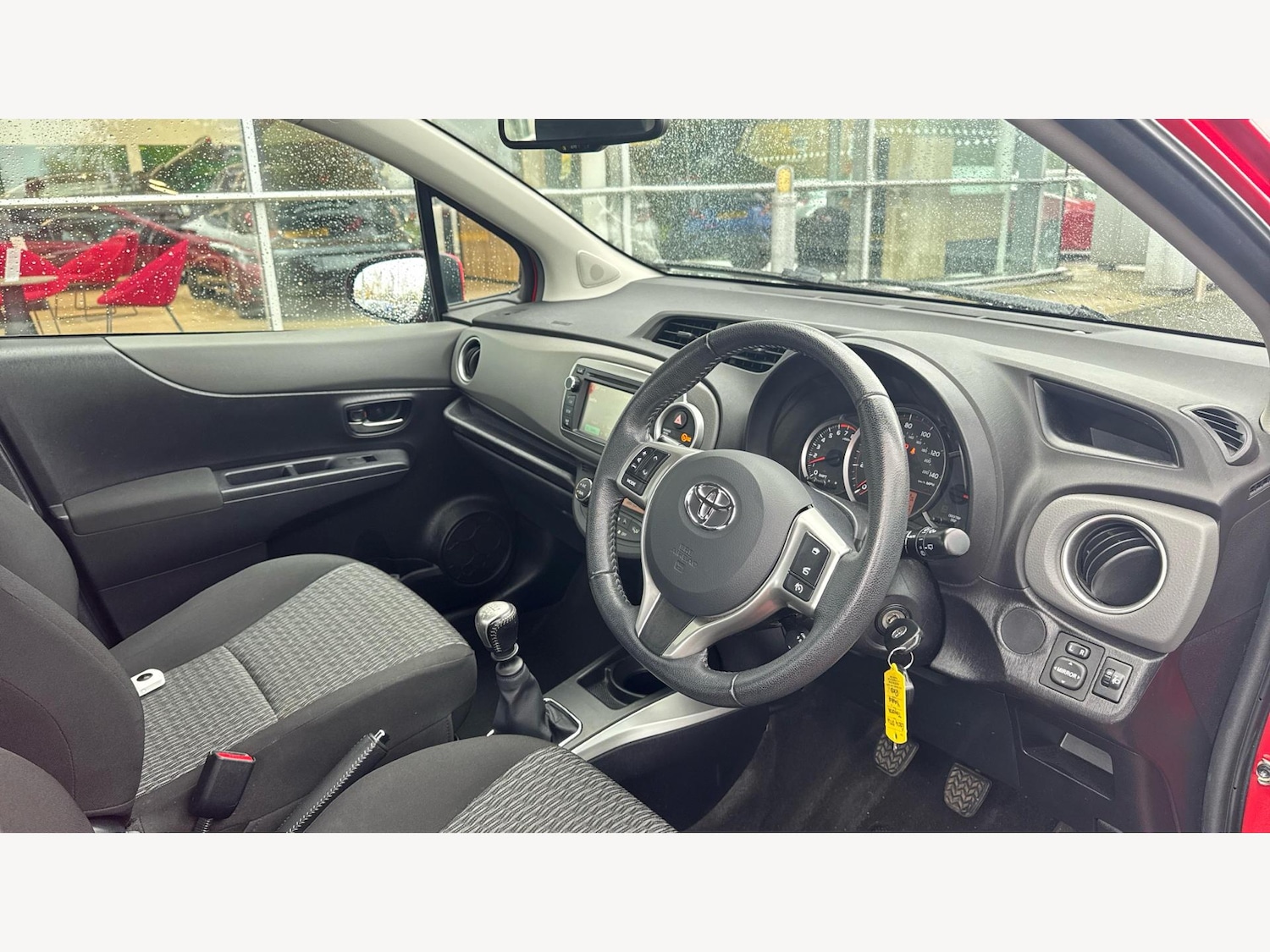 Used Toyota Yaris 2014 for sale - 76912740: Photo 13