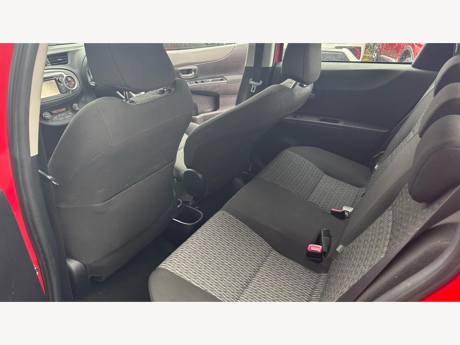 Used Toyota Yaris 2014 for sale - 76912740: Photo 15