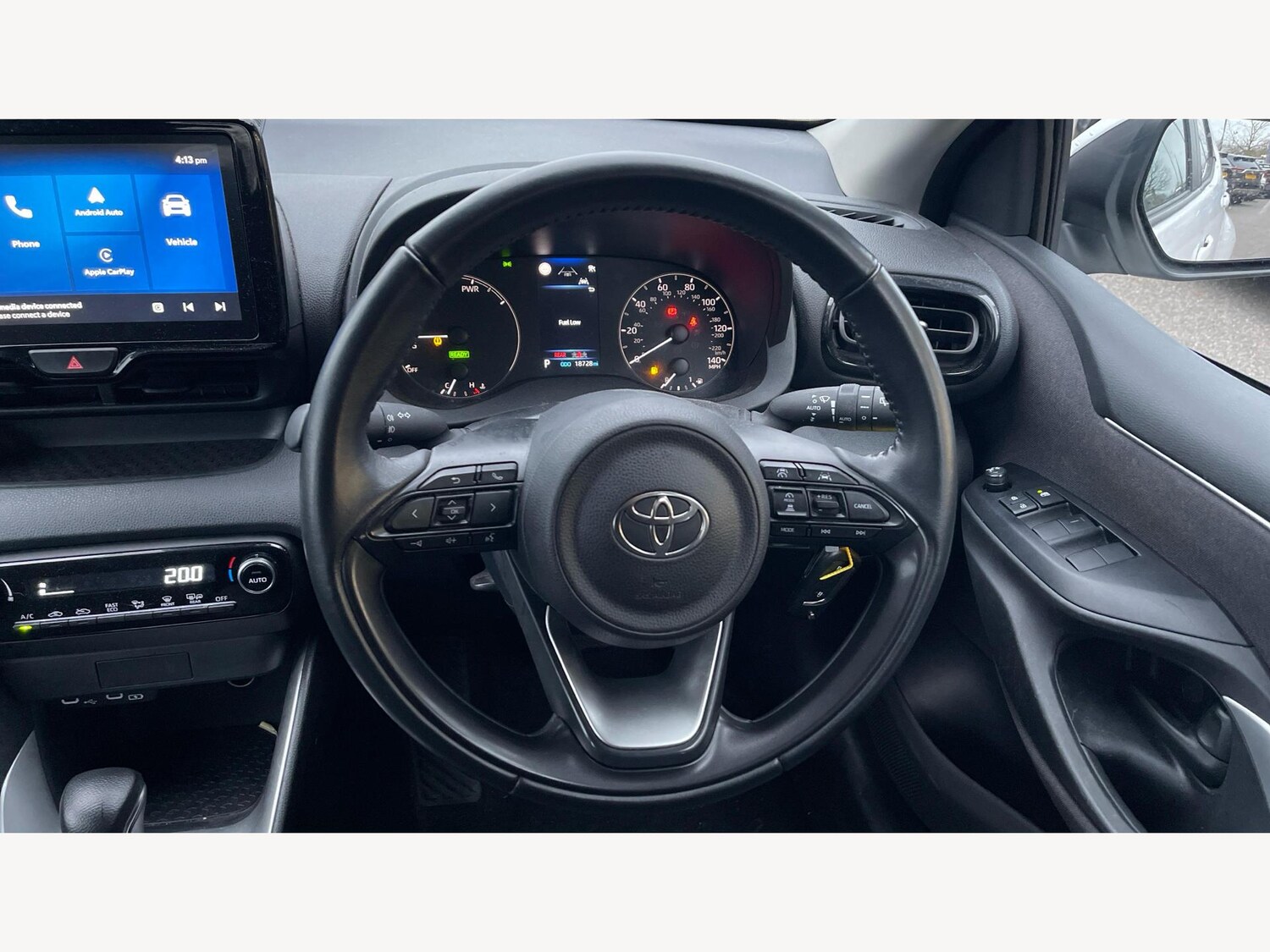 Used Toyota Yaris 2024 for sale - 77253639: Photo 10