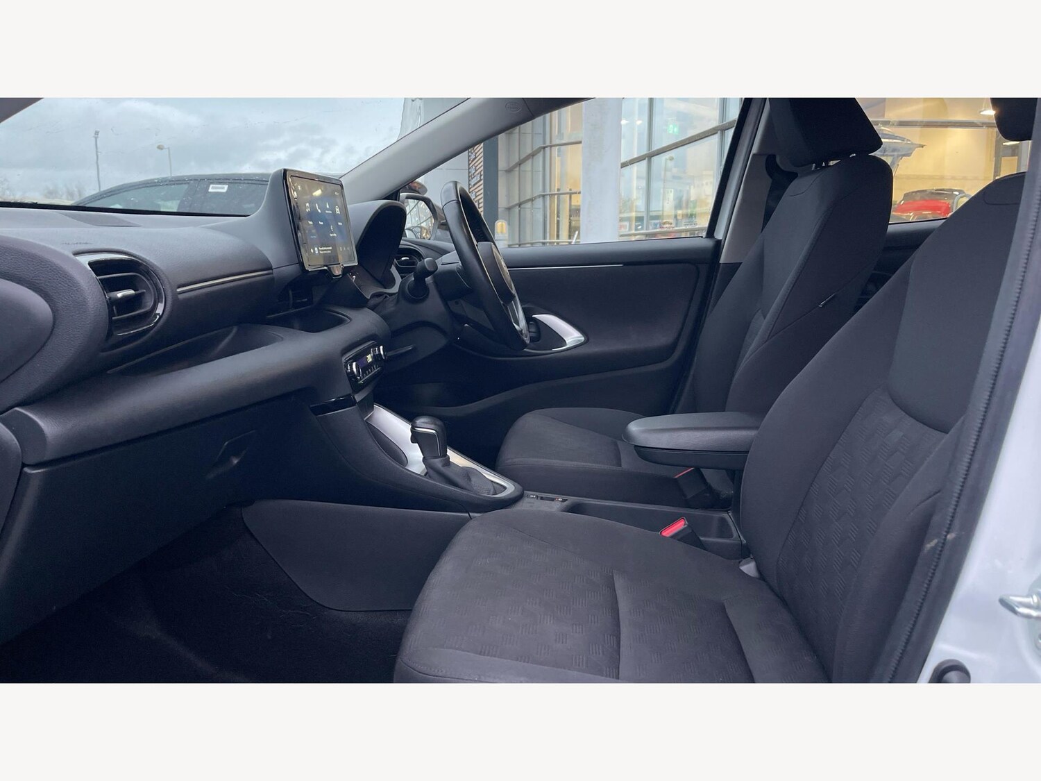 Used Toyota Yaris 2024 for sale - 77253639: Photo 12