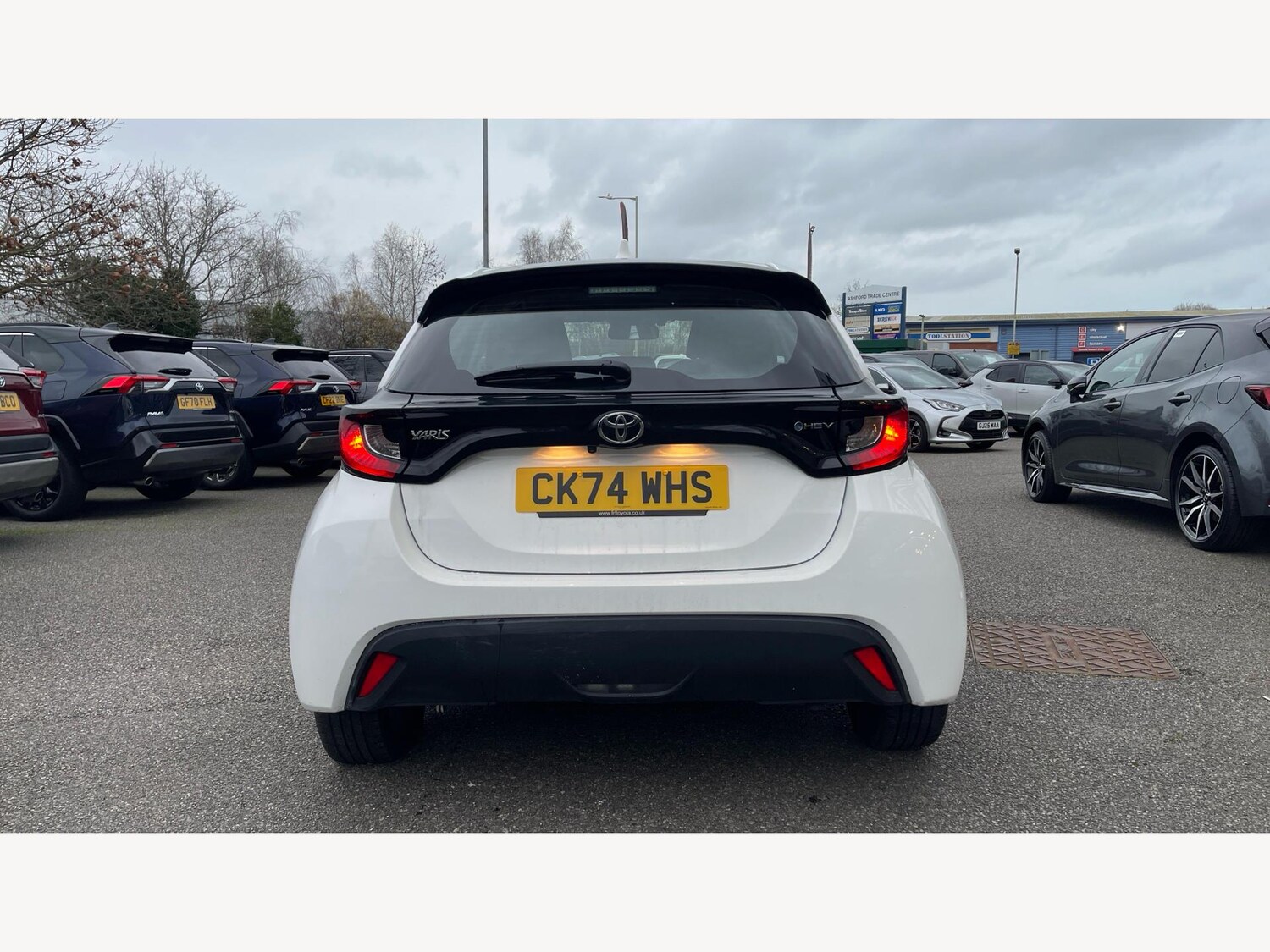 Used Toyota Yaris 2024 for sale - 77253639: Photo 21