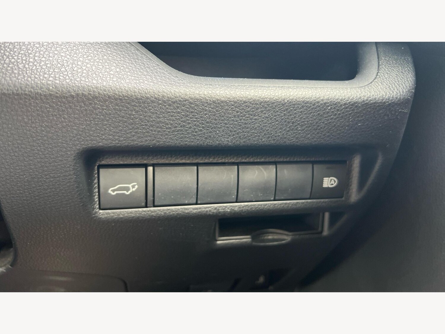 Used Toyota RAV4 2020 for sale - 76607441: Photo 24