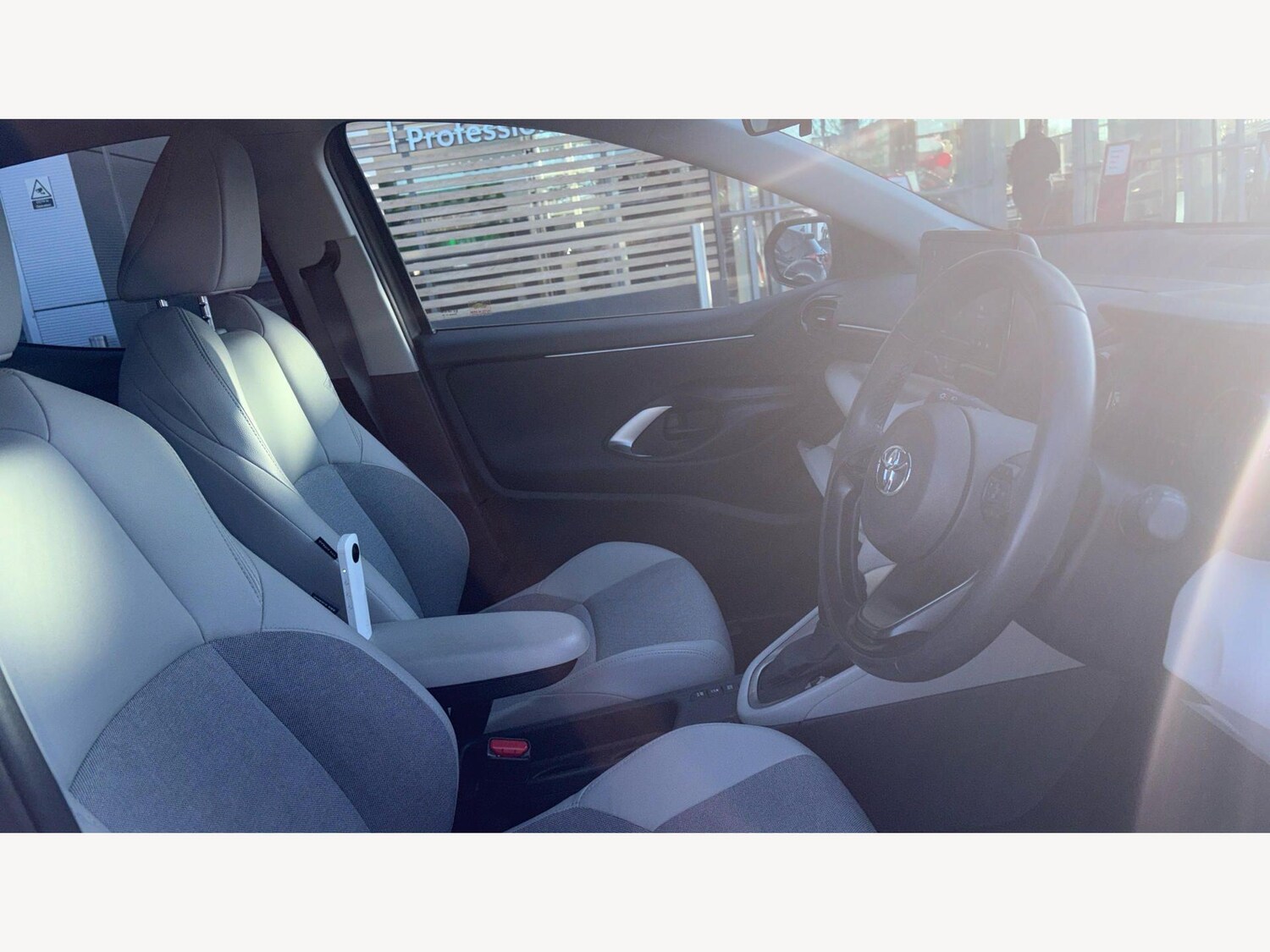 Used Toyota Yaris 2023 for sale - 77839968: Photo 13