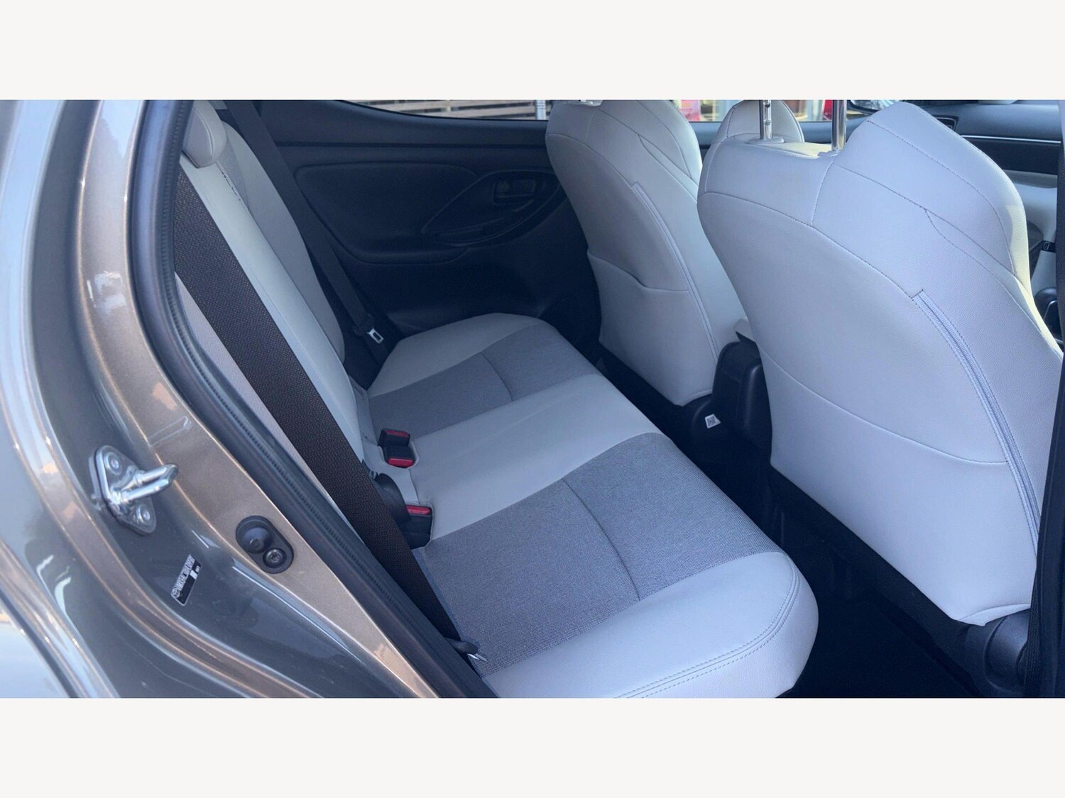 Used Toyota Yaris 2023 for sale - 77839968: Photo 14