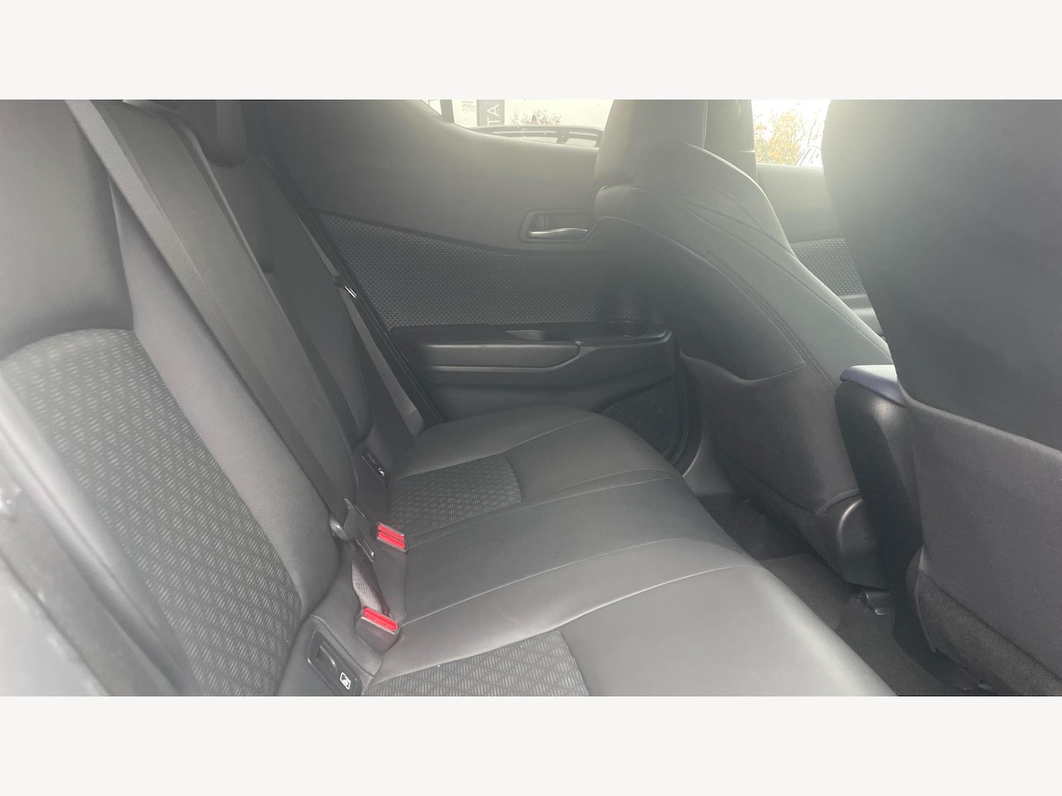 Used Toyota C-HR 2021 for sale - 76702356: Photo 14