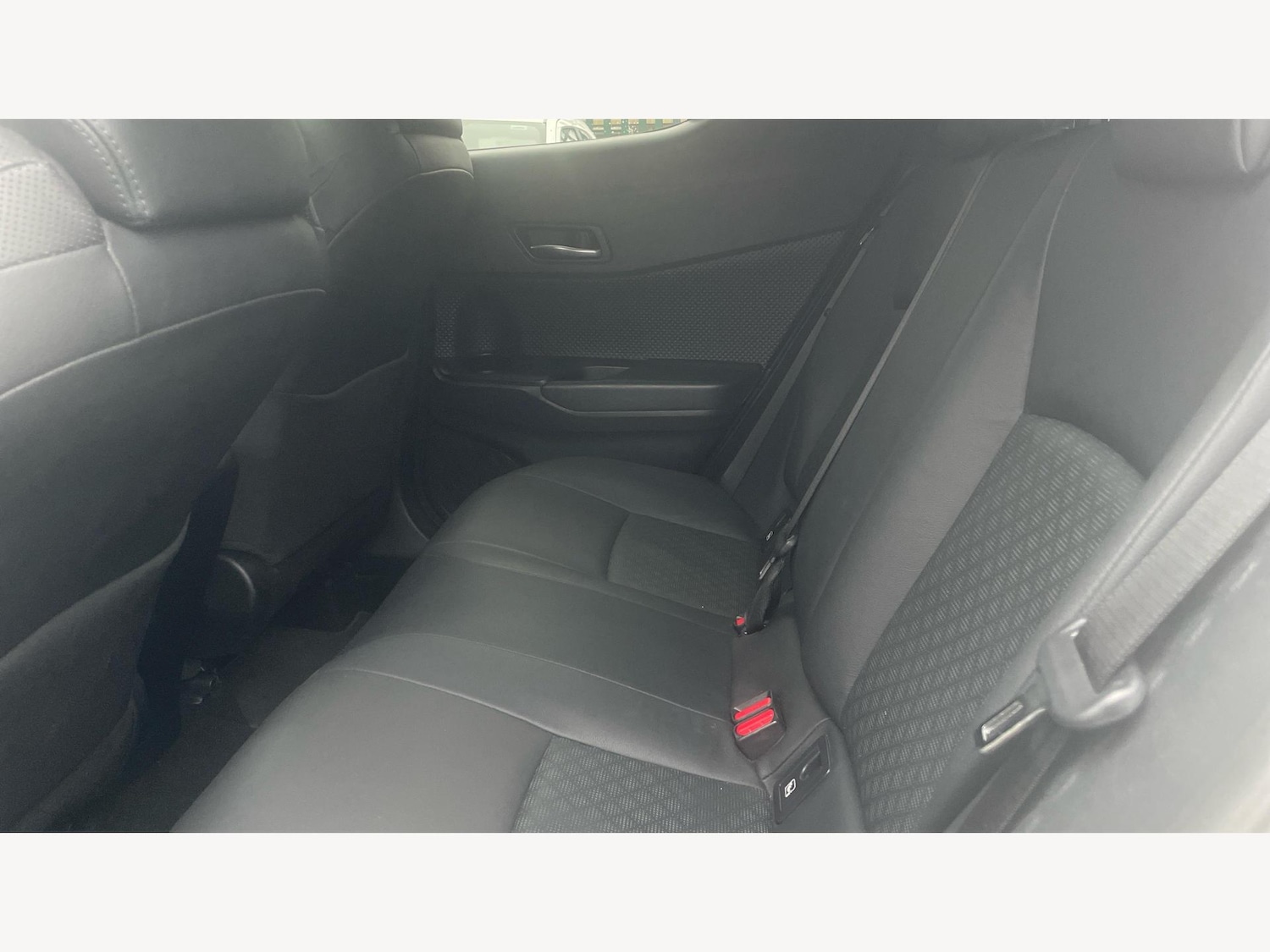 Used Toyota C-HR 2021 for sale - 76702356: Photo 15