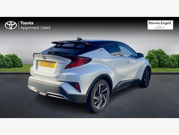 Used Toyota C-HR 2021 for sale - 76702356: Photo