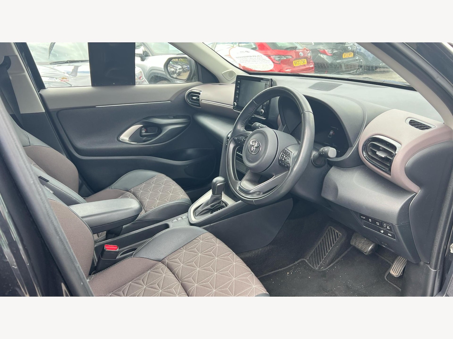 Used Toyota Yaris Cross 2024 for sale - 76485763: Photo 13