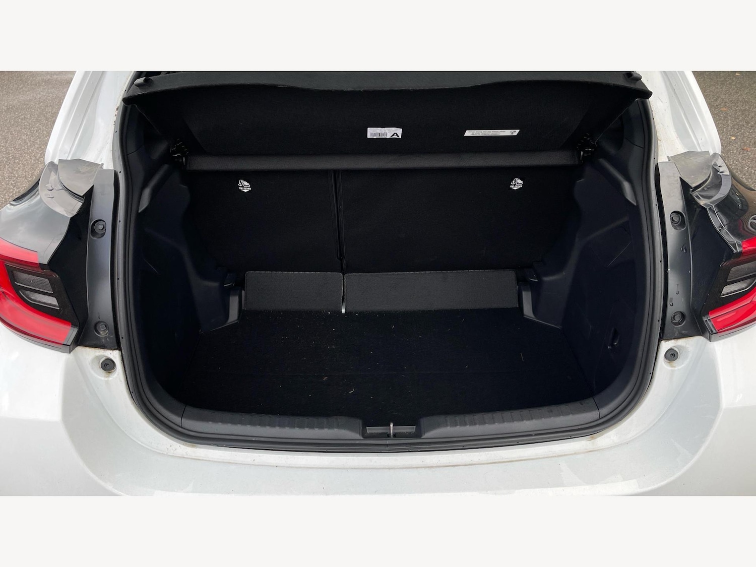 Used Toyota Yaris 2023 for sale - 76898279: Photo 16