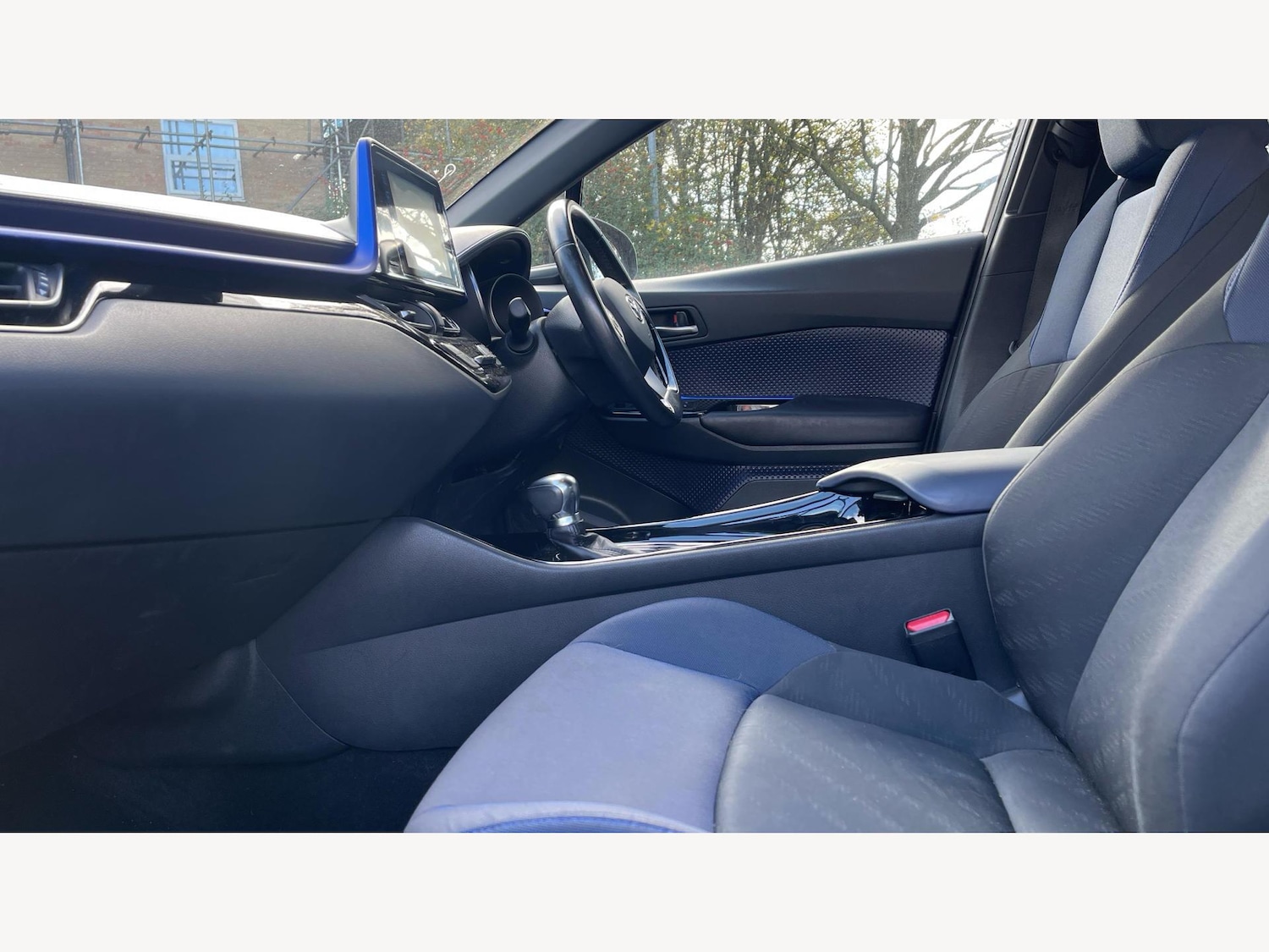 Used Toyota C-HR 2018 for sale - 77345493: Photo 12