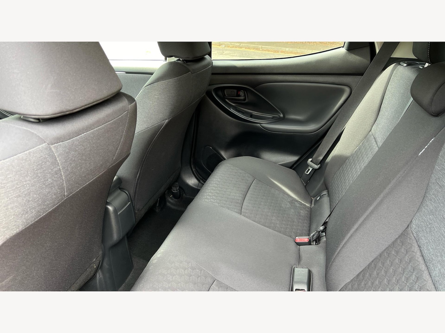 Used Toyota Yaris for sale - 77175094: Photo 15