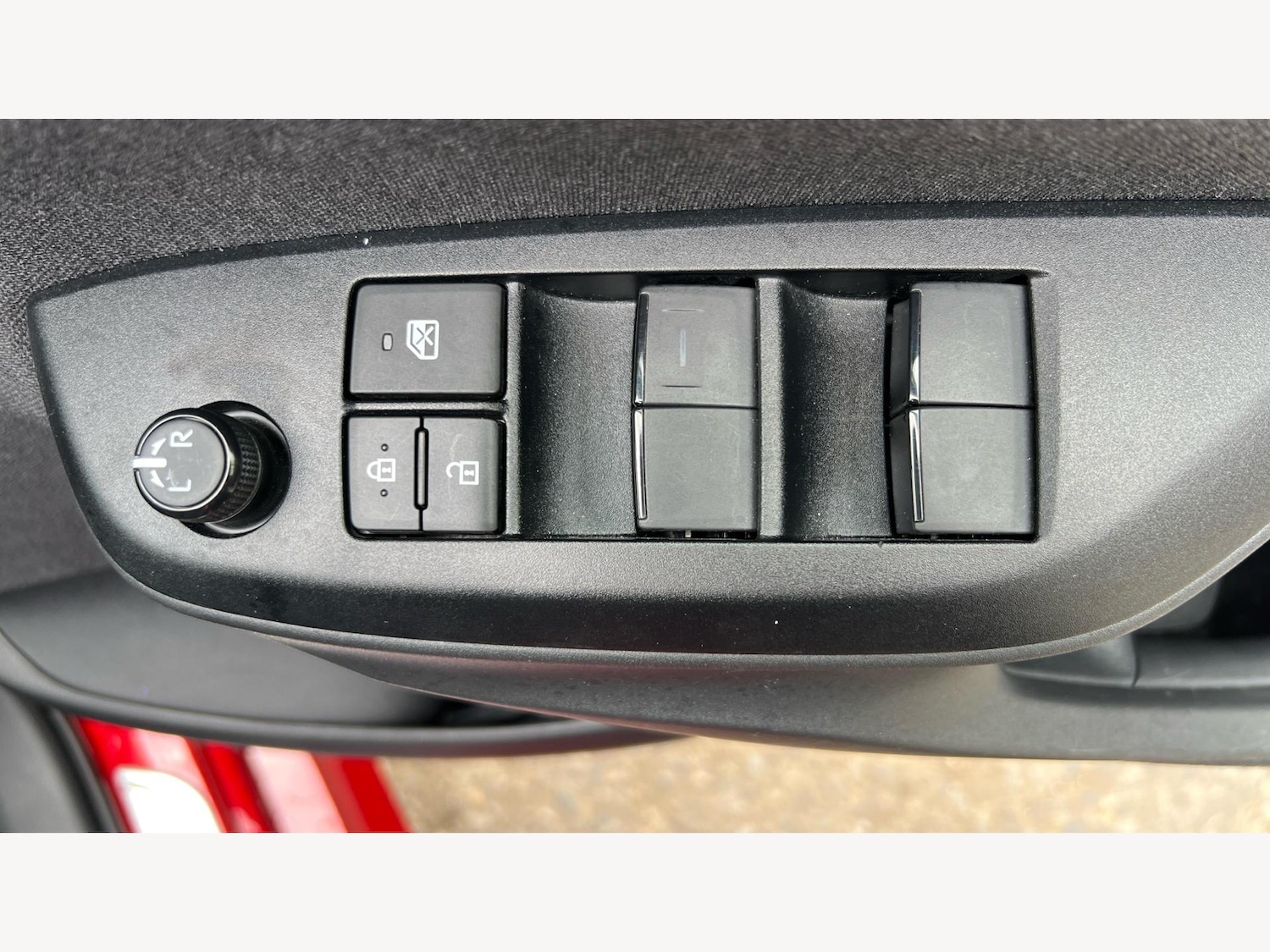 Used Toyota Yaris for sale - 77175094: Photo 27