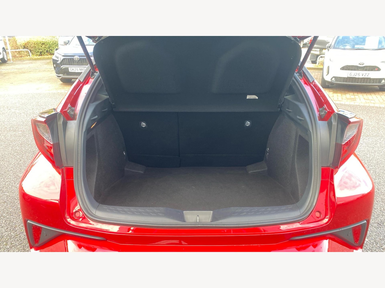 Used Toyota C-HR 2021 for sale - 76612919: Photo 16