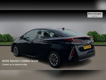 Used Toyota Prius 2022 for sale - 76159105: Photo 2