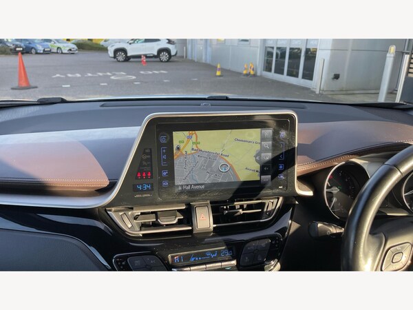 Used Toyota C-HR 2017 for sale - 76259462: Photo 9