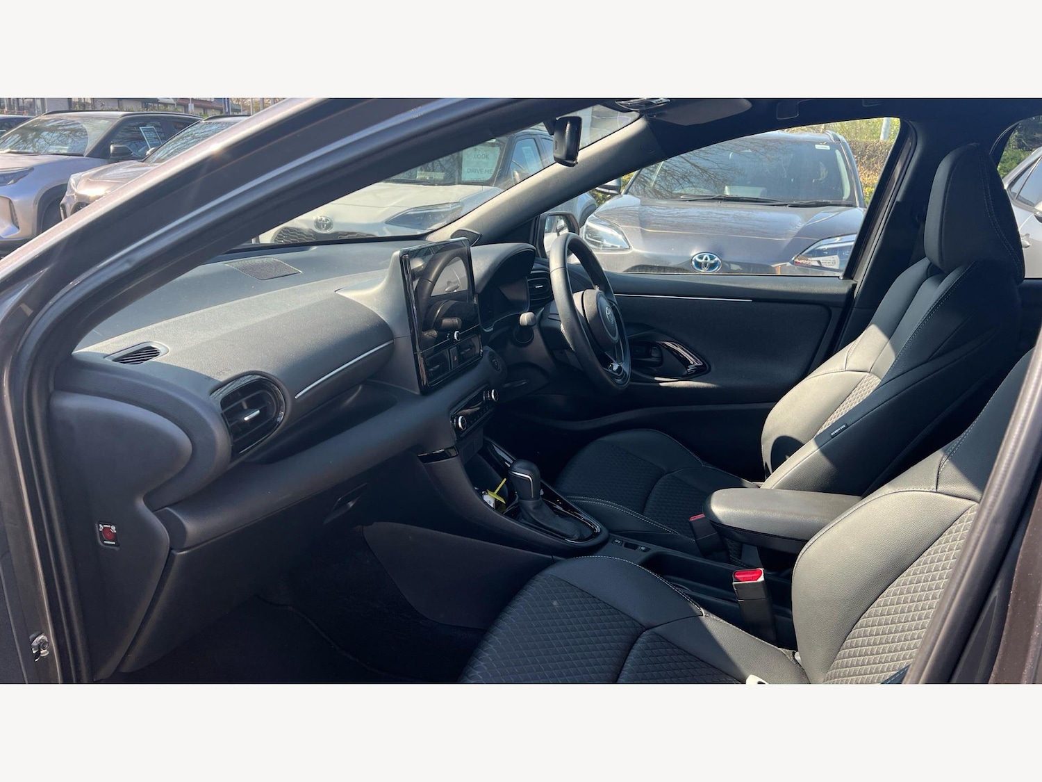 Used Toyota Yaris 2024 for sale - 77993247: Photo 12