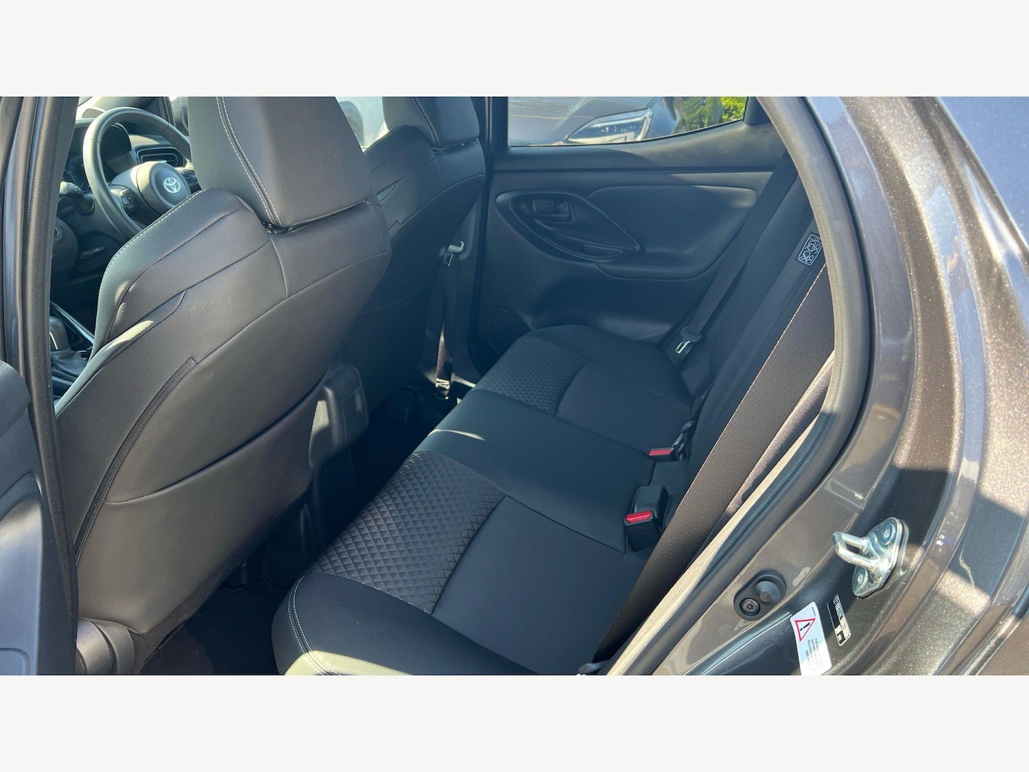 Used Toyota Yaris 2024 for sale - 77993247: Photo 15