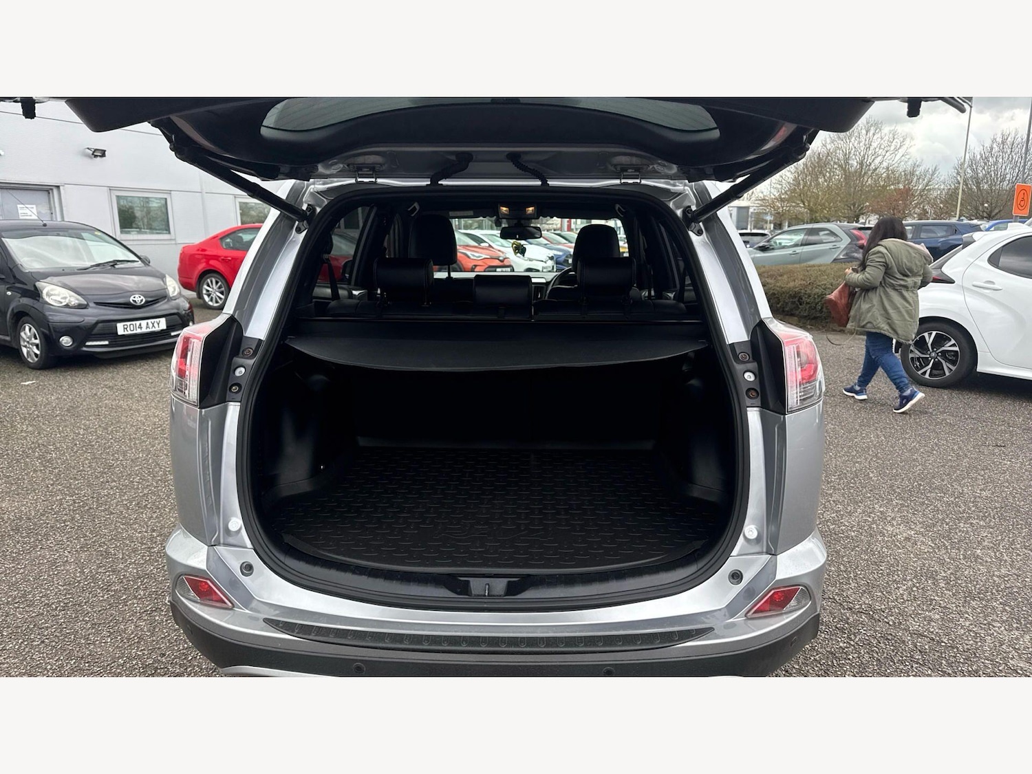 Used Toyota RAV4 2017 for sale - 77737230: Photo 16