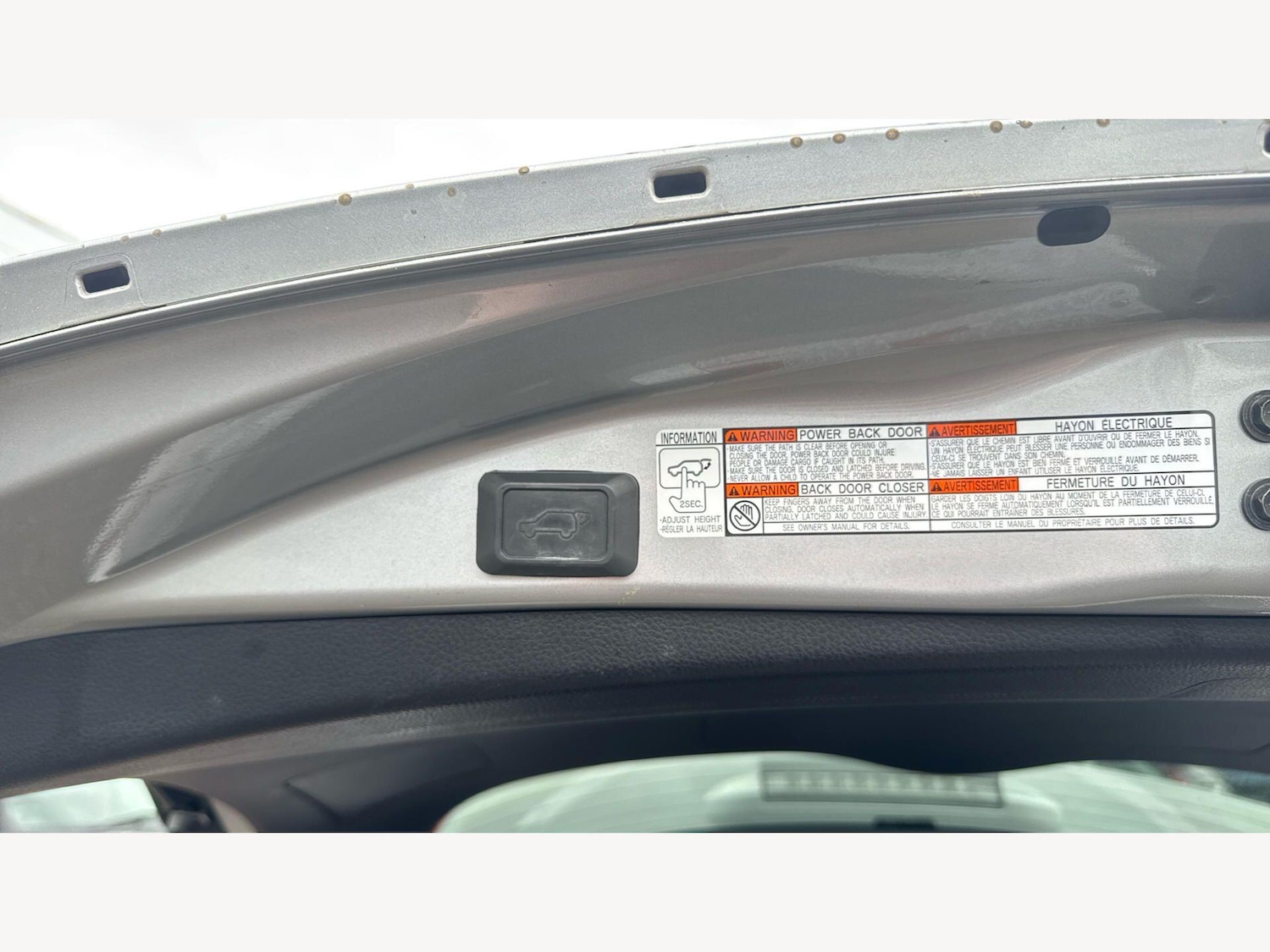 Used Toyota RAV4 2017 for sale - 77737230: Photo 24