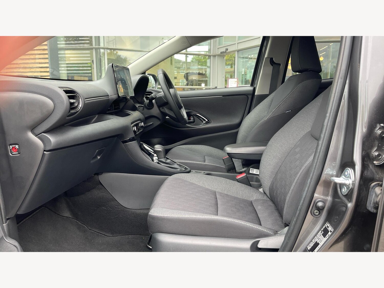 Used Toyota Yaris 2024 for sale - 76213972: Photo 12