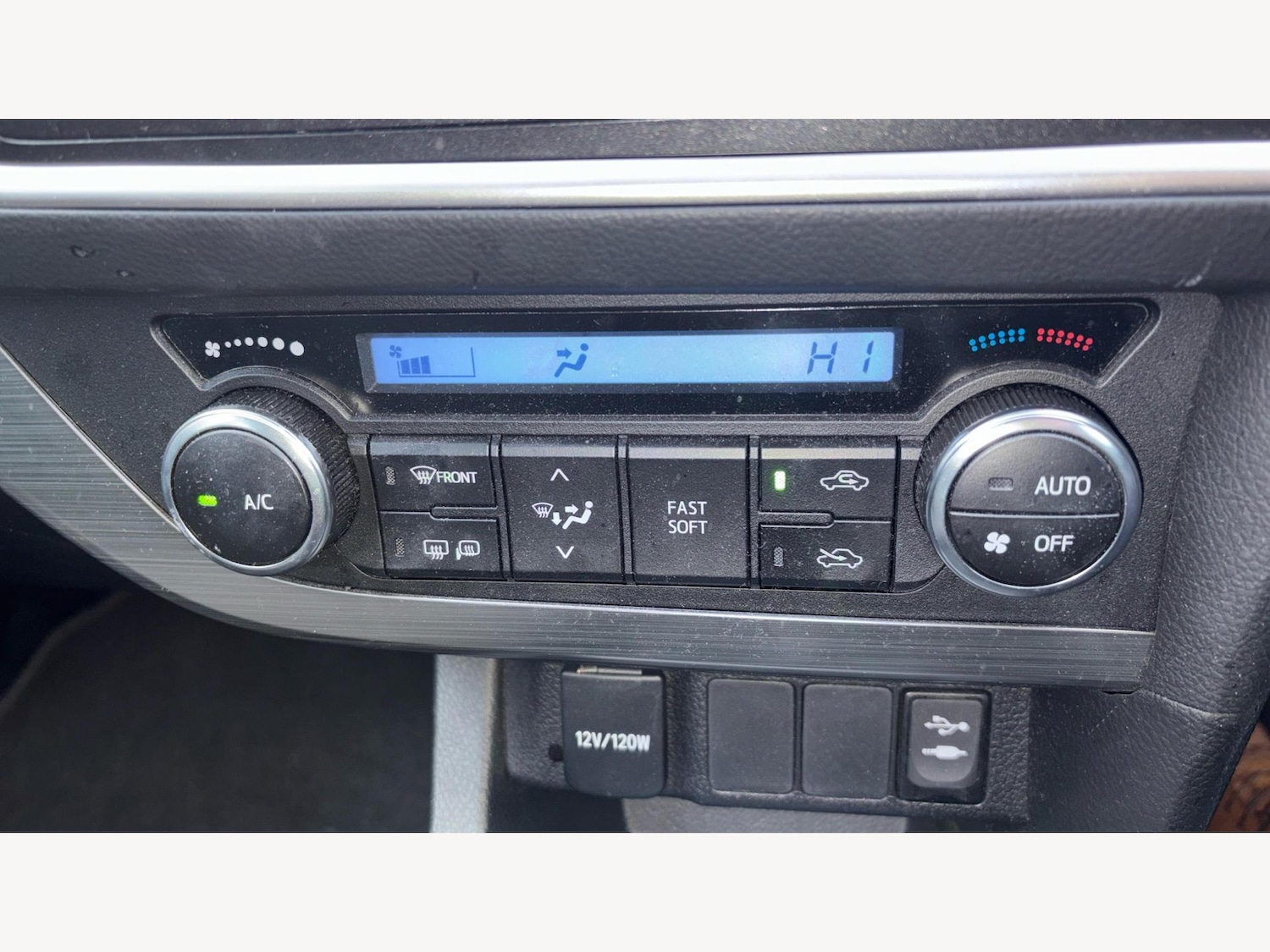 Used Toyota Auris 2013 for sale - 76327167: Photo 22