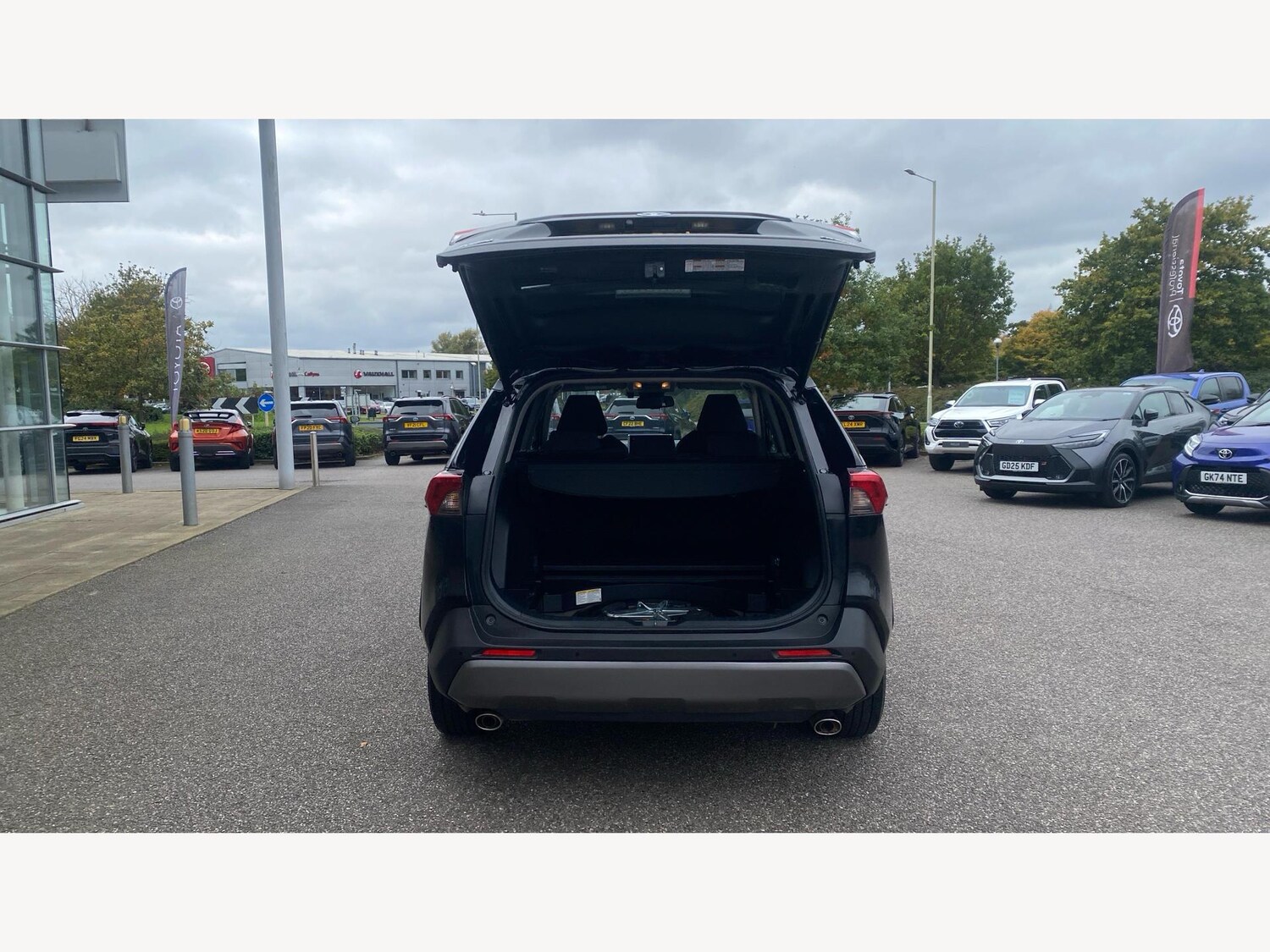 Used Toyota RAV4 2019 for sale - 76702003: Photo 16